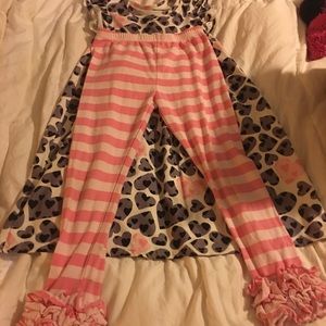 Girls pearl and piggy tail outfit